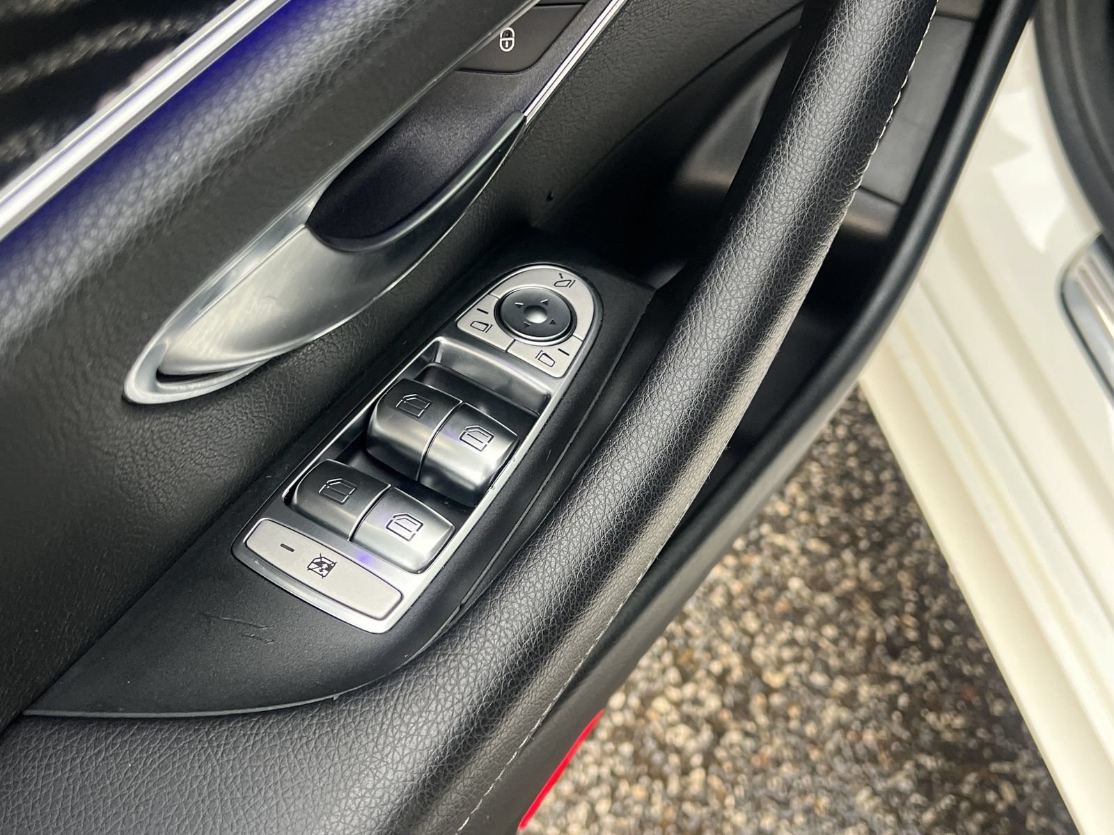 Used 2018 Mercedes-Benz E 300 image 14