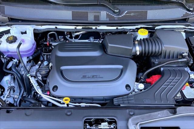 New 2027 Chrysler Pacifica Select w/ Family Tech Group AWD/4WD image 39