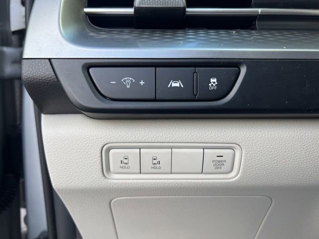 Certified 2023 Kia Carnival LX image 11