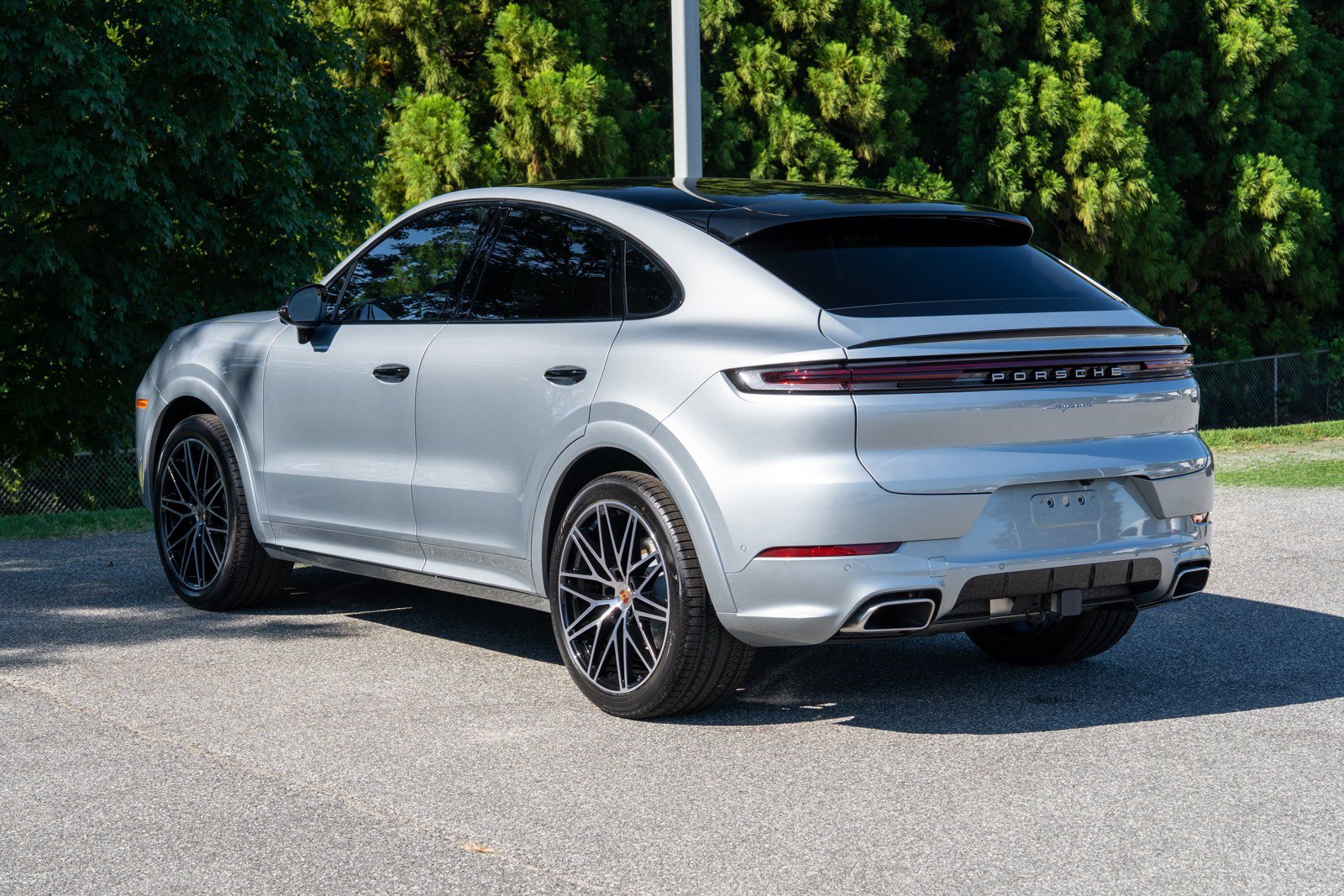 New 2026 Porsche Cayenne Coupe AWD/4WD image 3