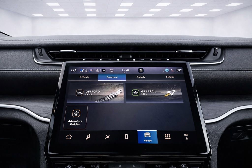 Used 2024 Jeep Grand Cherokee Limited 4xe w/ Luxury Tech Group II image 32