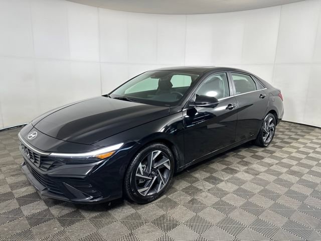 Used 2024 Hyundai Elantra Limited image 7