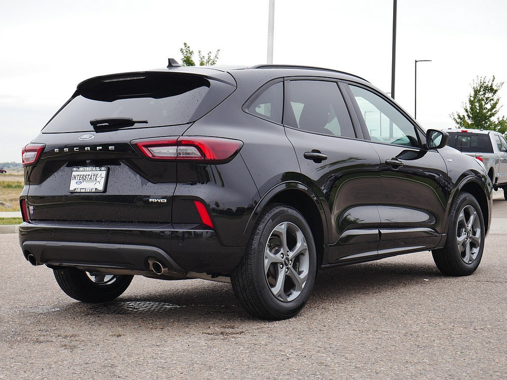 Used 2024 Ford Escape ST-Line w/ Tech Pack #1 AWD/4WD image 6