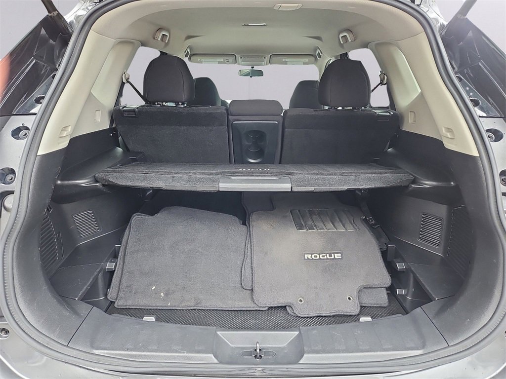 Used 2018 Nissan Rogue SV image 22