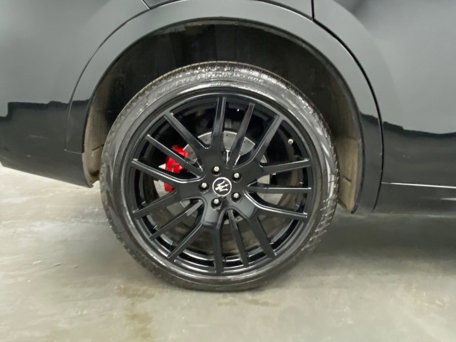 Used 2020 Maserati Levante GranSport image 17