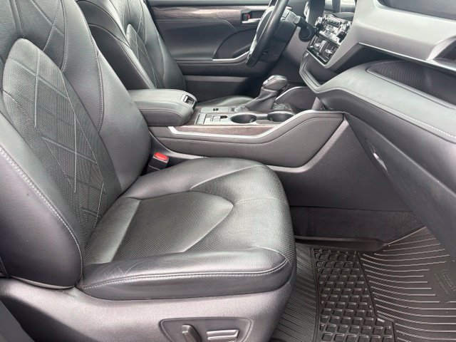Used 2020 Toyota Highlander Platinum AWD/4WD image 20