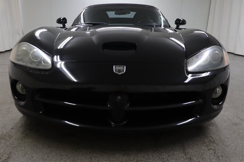 Used 2003 Dodge Viper SRT-10 RWD image 2