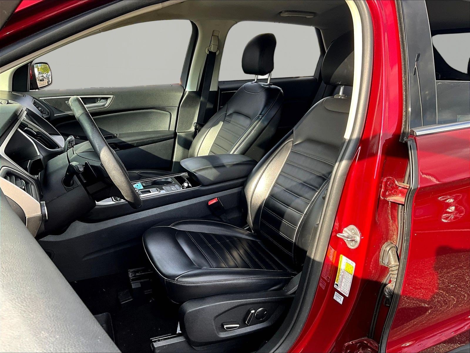 Used 2019 Ford Edge SEL w/ Equipment Group 201A AWD/4WD image 21