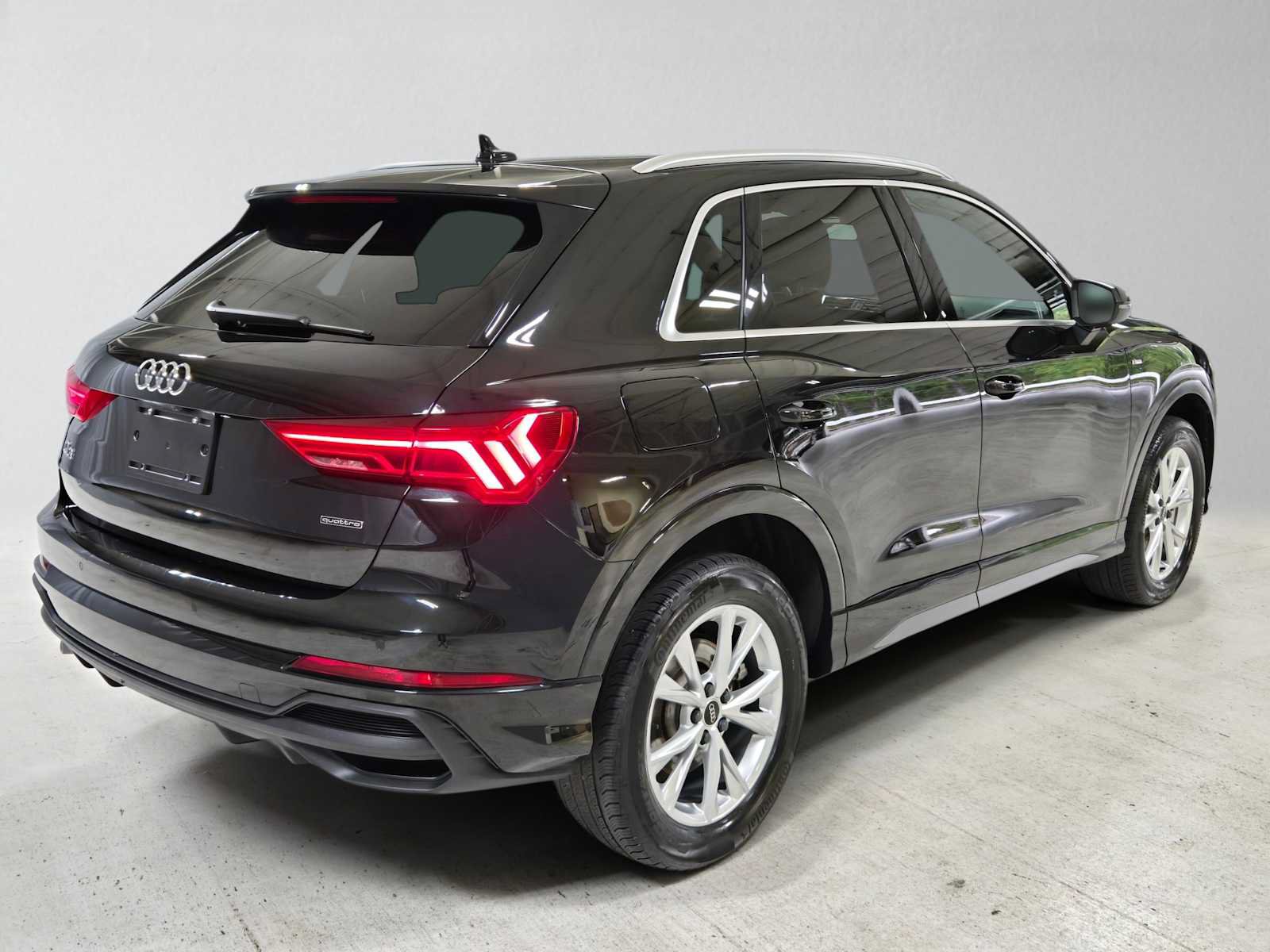 Used 2025 Audi Q3 2.0T Premium AWD/4WD image 3