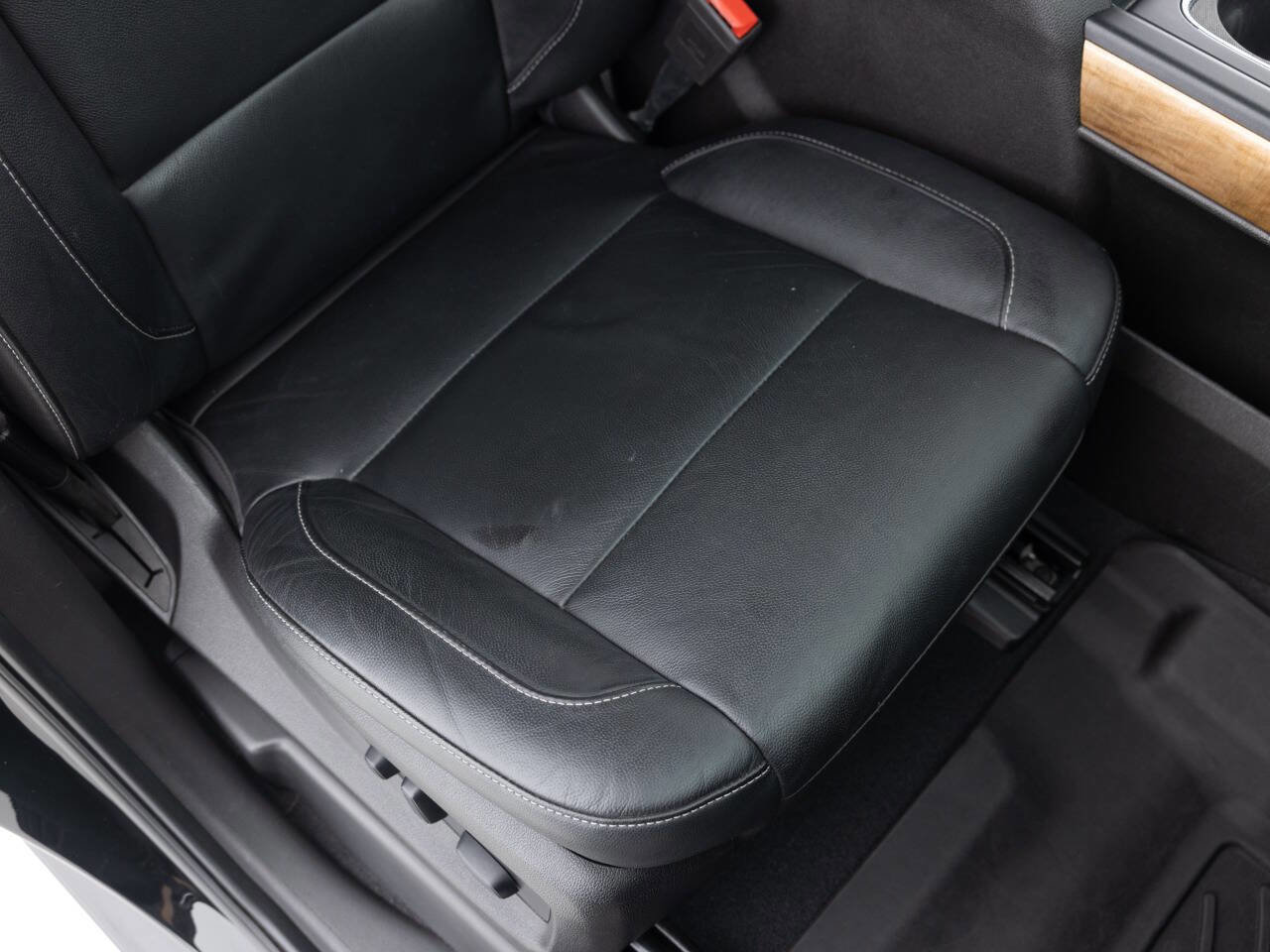 Used 2018 Chevrolet Silverado 1500 LTZ w/ Sport Package image 25