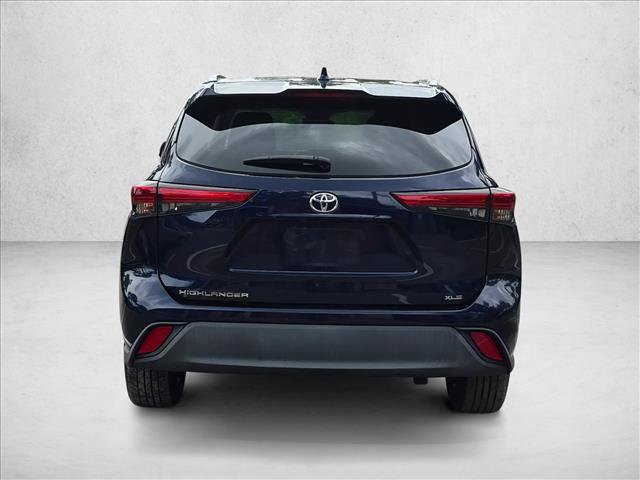 Used 2021 Toyota Highlander XLE FWD image 6