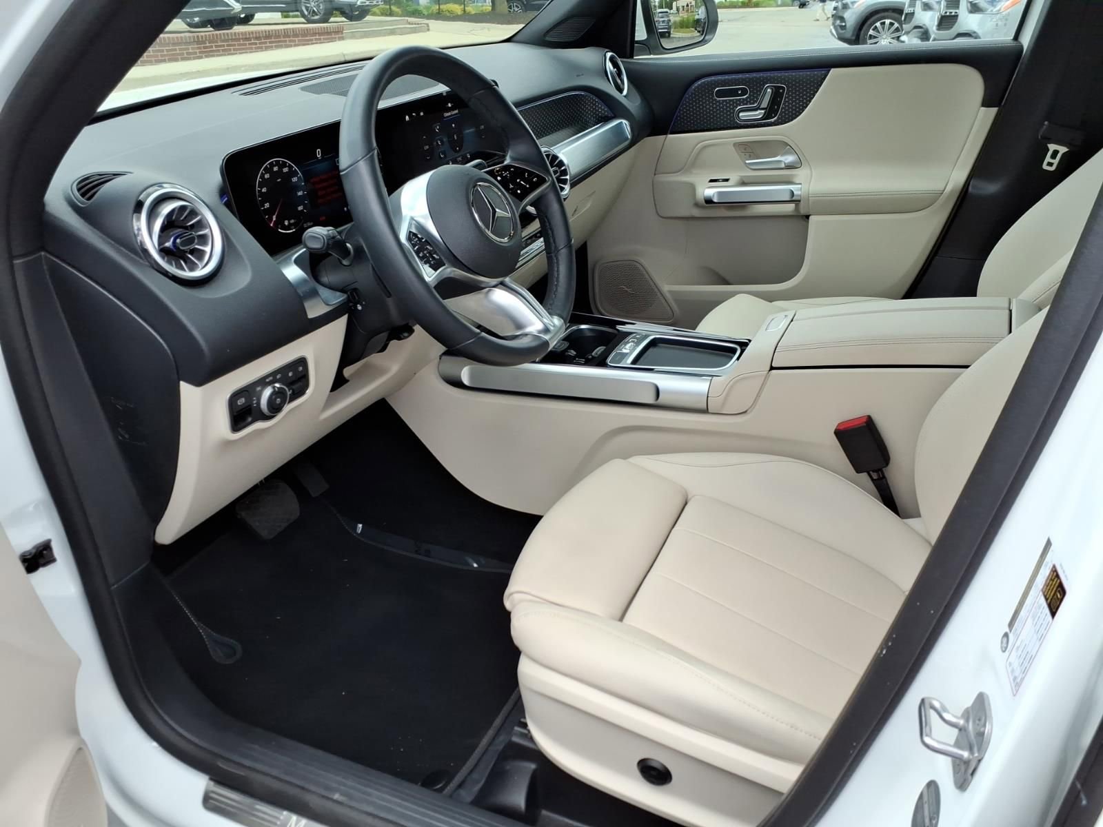 Certified 2025 Mercedes-Benz GLB 250 4MATIC image 11