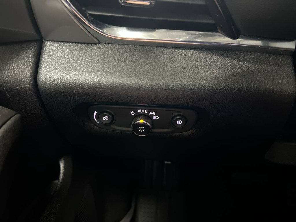 Used 2018 Chevrolet Traverse LT AWD/4WD image 19