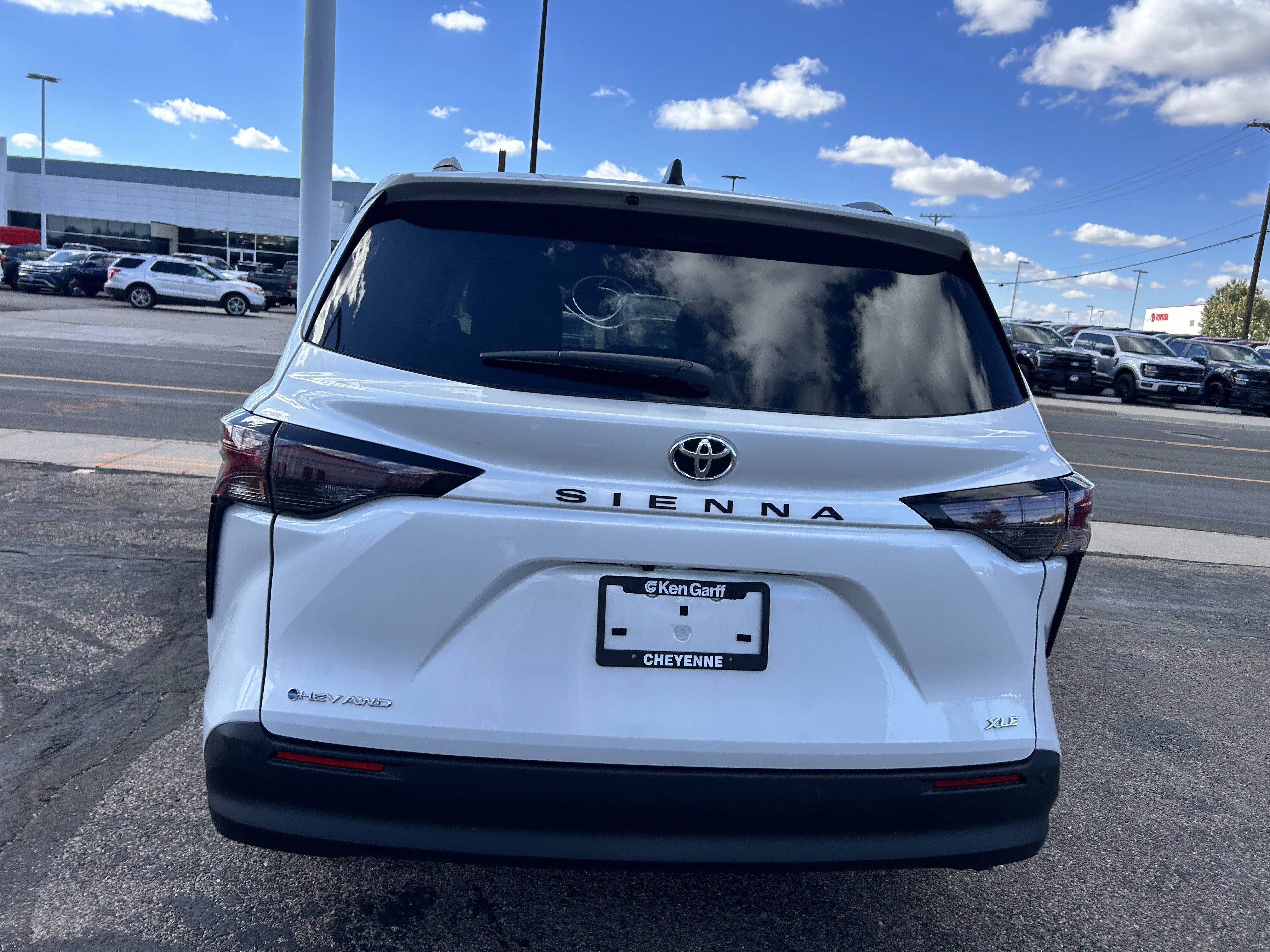 Certified 2026 Toyota Sienna XLE AWD/4WD image 4