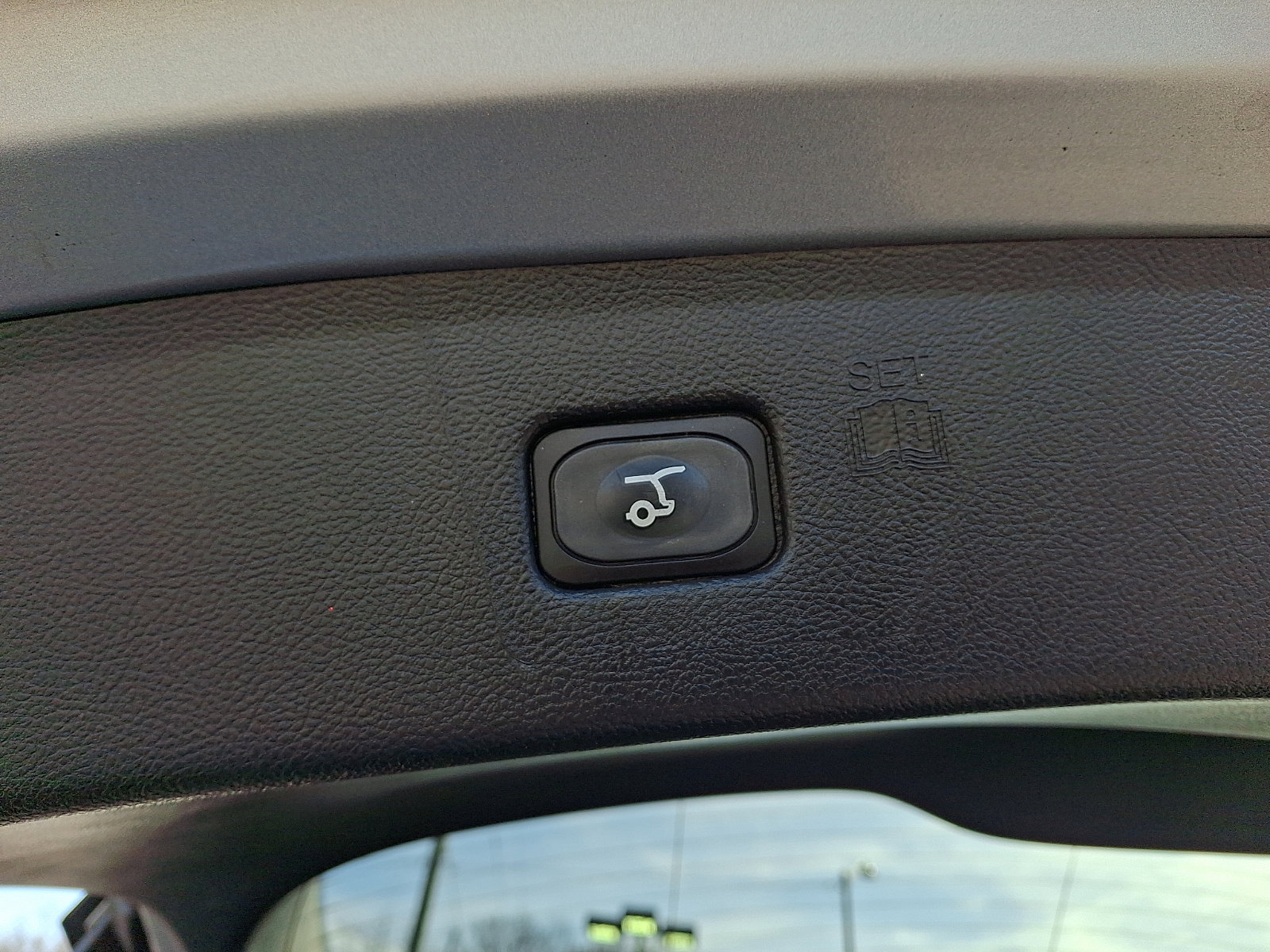 Used 2024 Ford Edge SEL w/ Convenience Package image 28