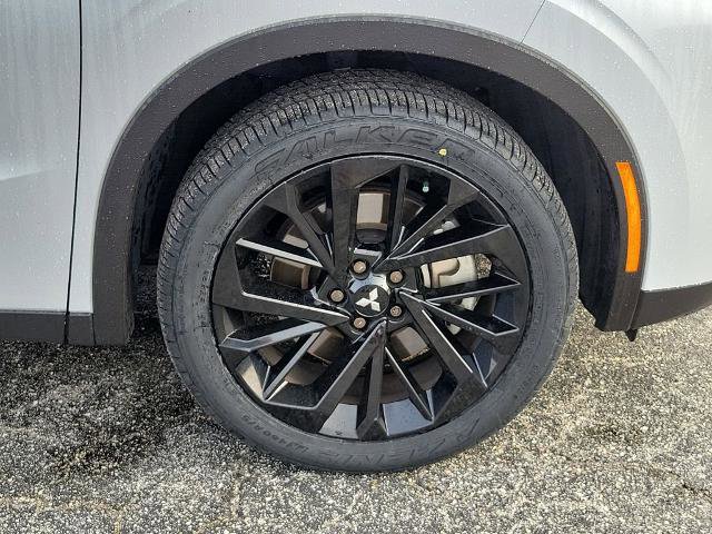 Used 2024 Mitsubishi Outlander SE Black Edition image 8