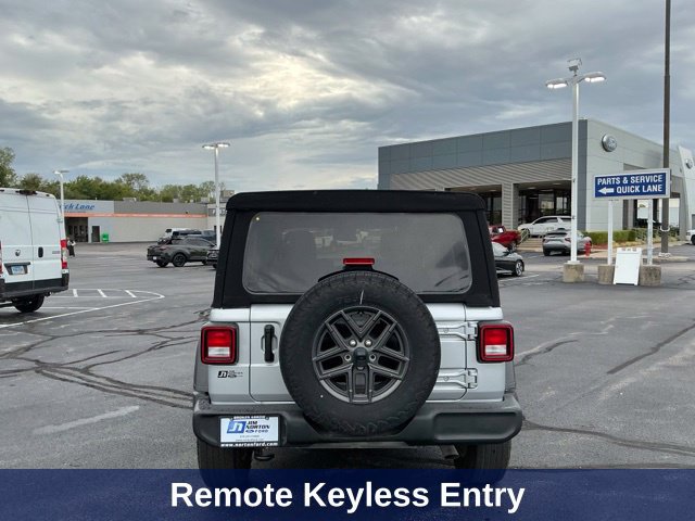 Used 2024 Jeep Wrangler Unlimited Sport AWD/4WD image 6