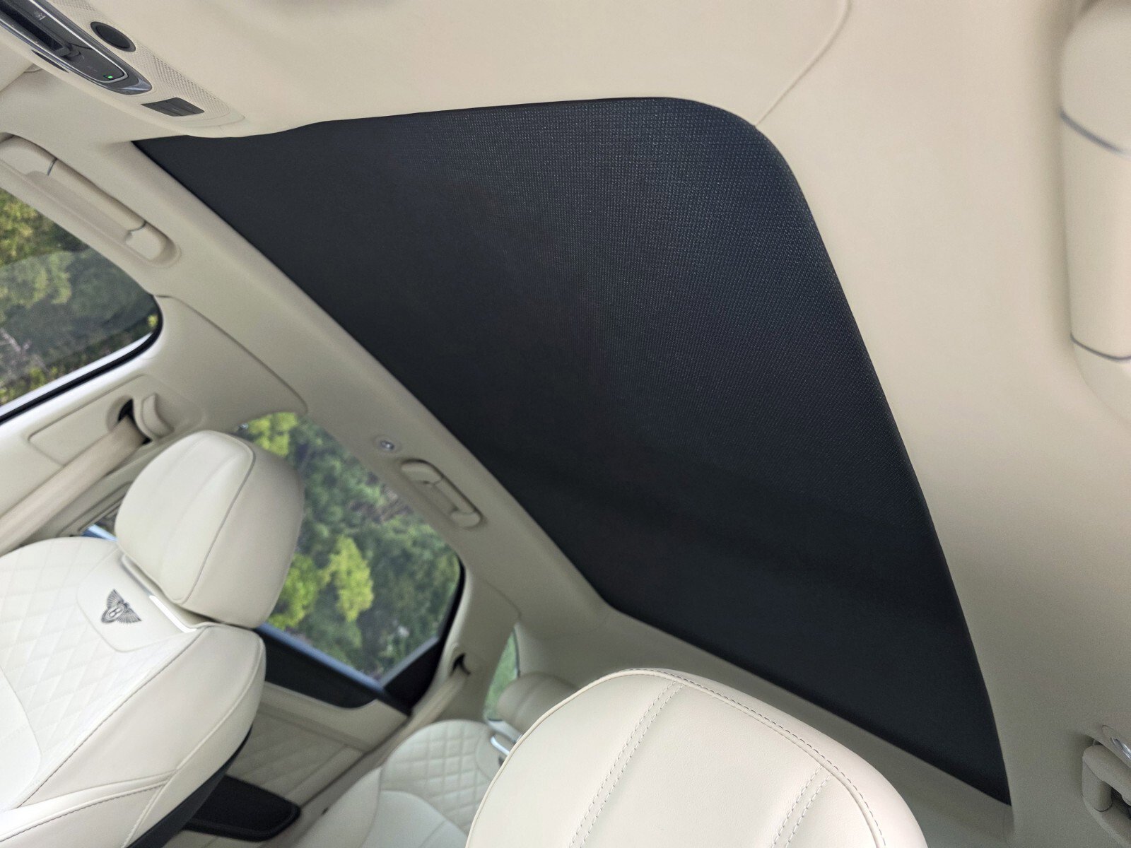 Used 2019 Bentley Bentayga image 13