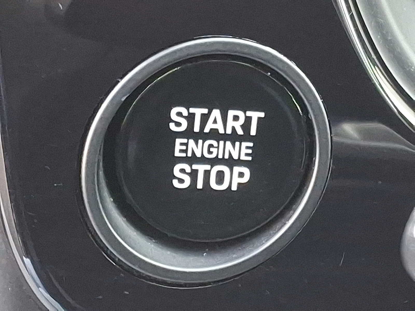 Used 2024 Porsche Cayenne Coupe image 24