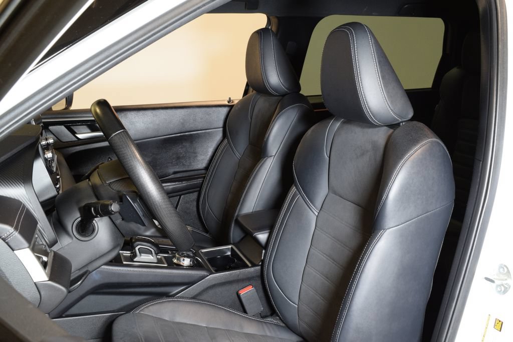 Used 2023 Mitsubishi Outlander SE AWD/4WD image 10