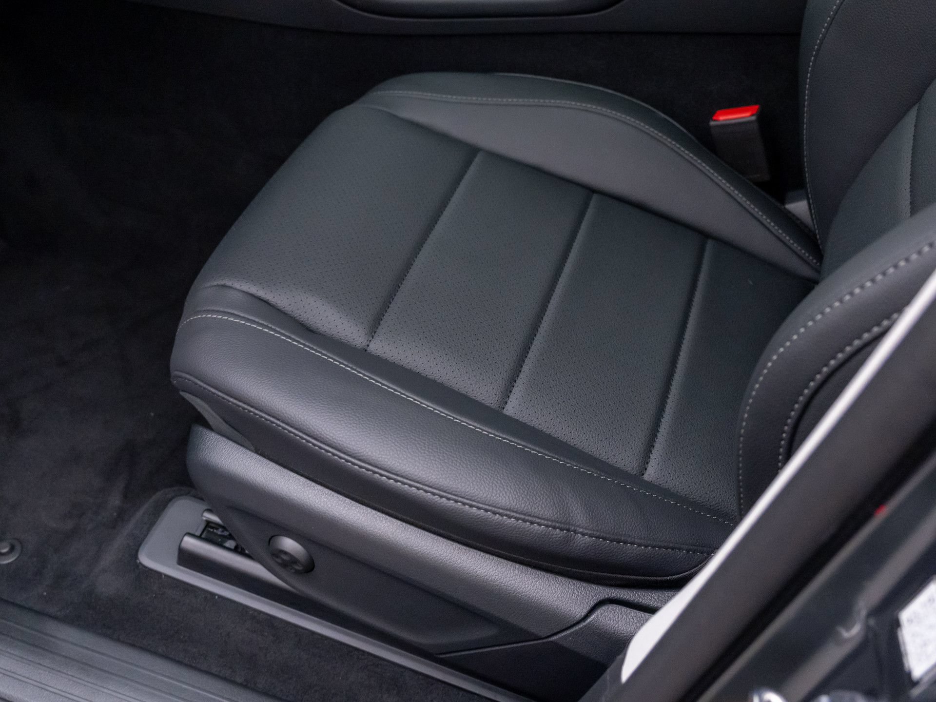 New 2026 Mercedes-Benz GLS 450 4MATIC image 16