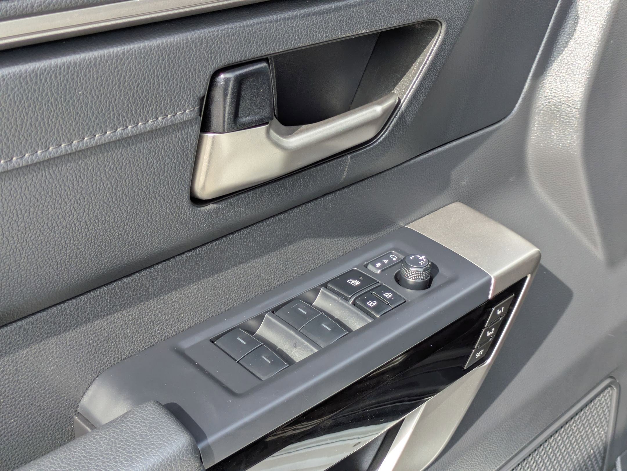 Used 2024 Toyota Tundra Limited image 12