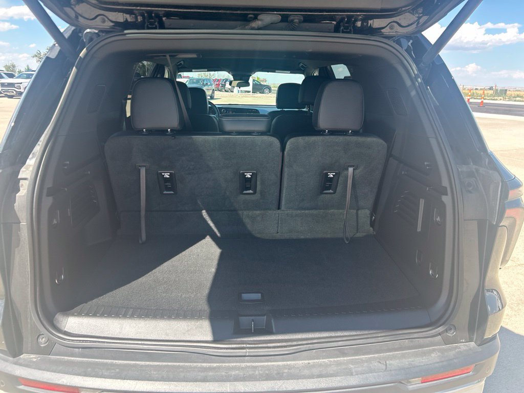 Used 2026 Chevrolet Traverse LT AWD/4WD image 5