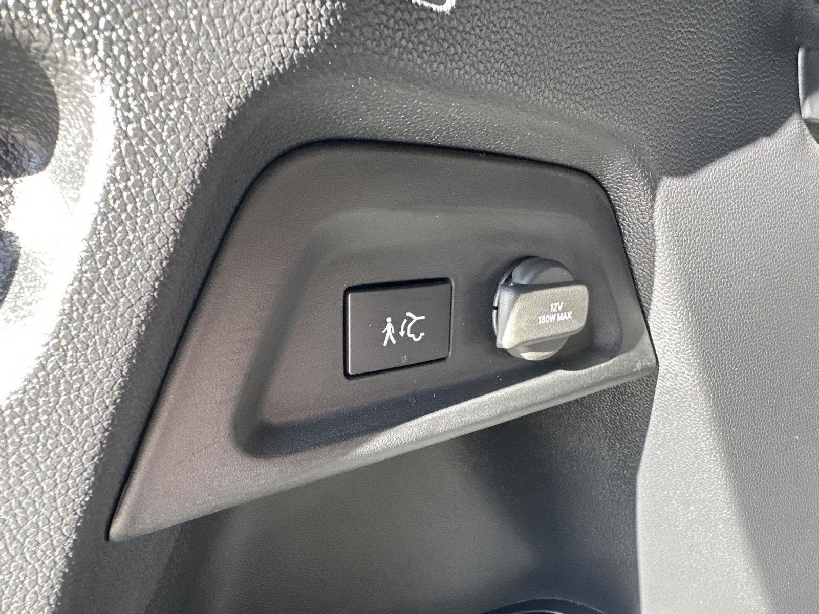 Certified 2025 Honda Pilot Black Edition image 47