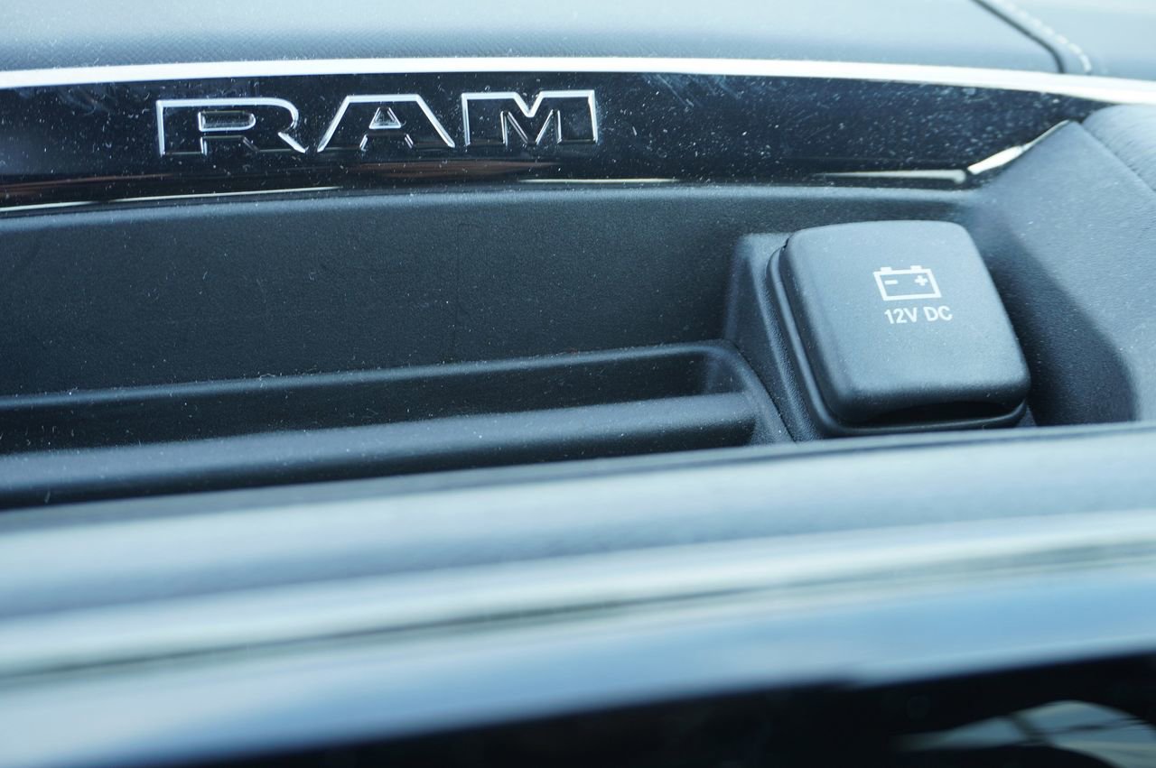 Used 2024 RAM 1500 Limited image 7