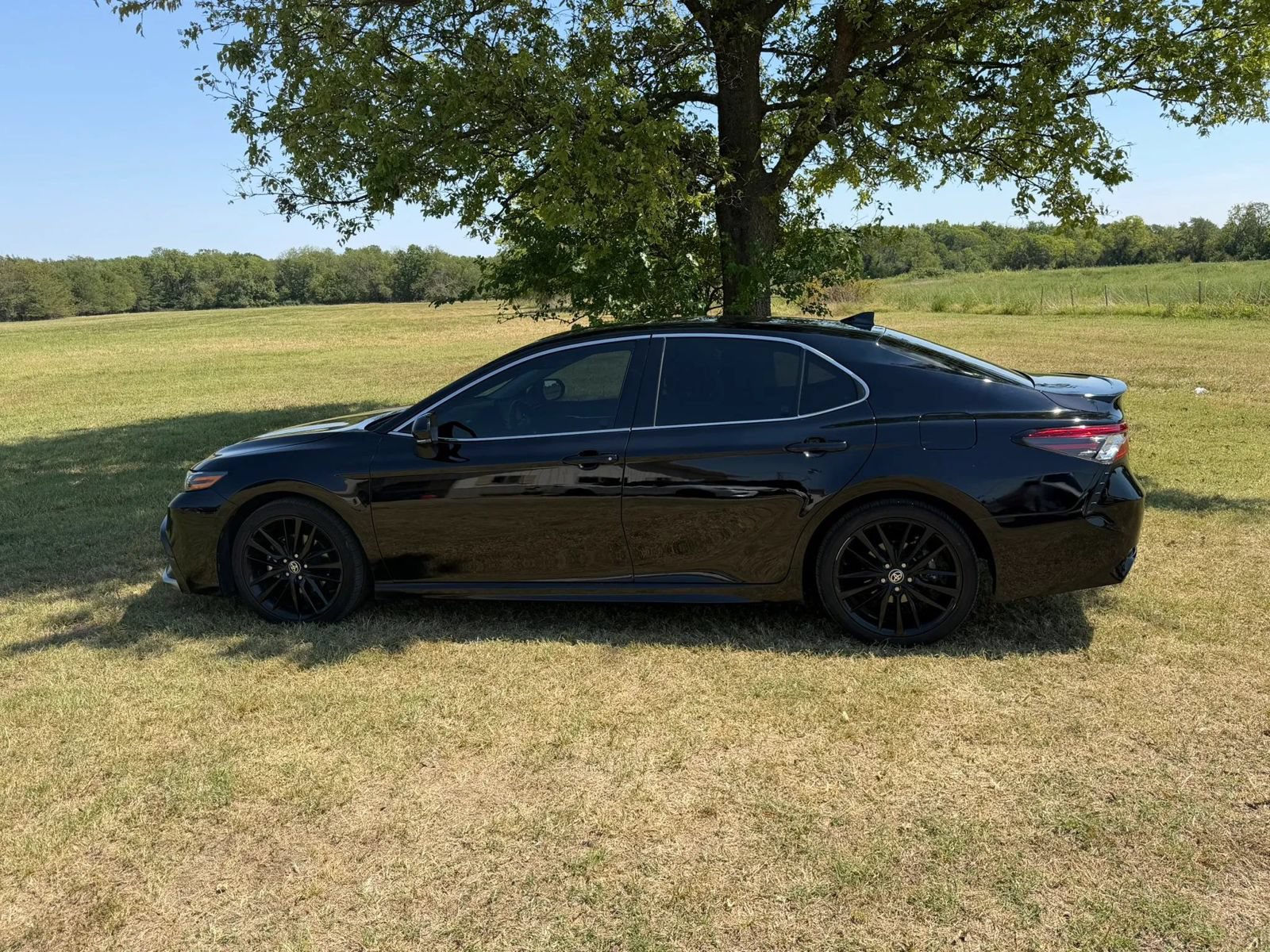 Used 2023 Toyota Camry XSE FWD image 9