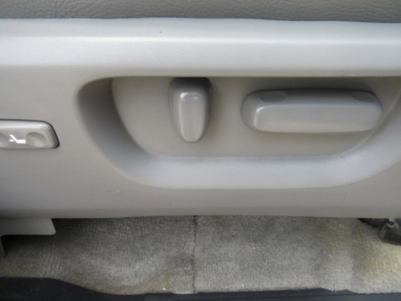 Used 2008 Toyota Sequoia Limited RWD image 19