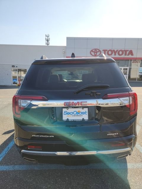 Used 2023 GMC Acadia Denali w/ Black Diamond Edition image 6