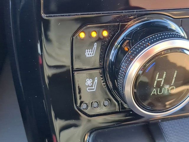 Certified 2025 Toyota Highlander Limited image 14