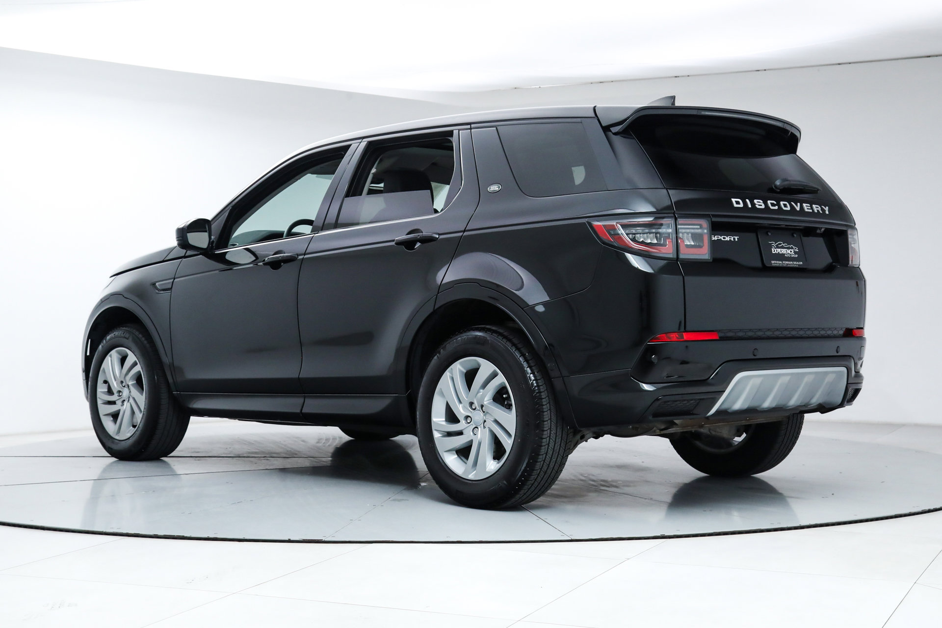 Used 2024 Land Rover Discovery Sport S image 3
