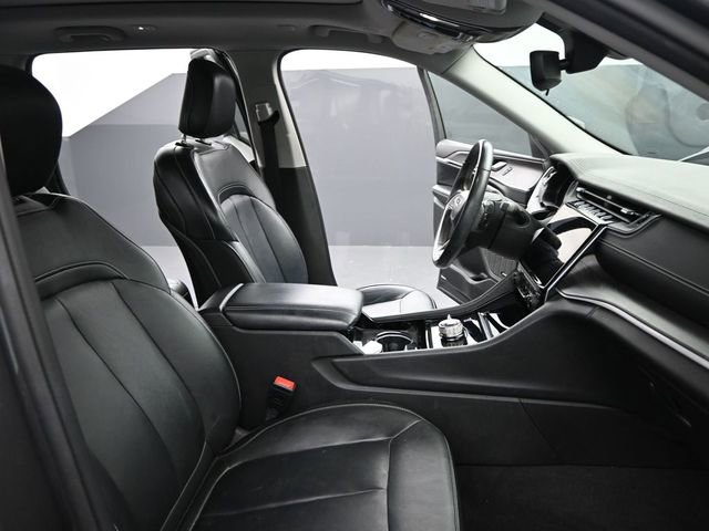 Used 2022 Jeep Grand Cherokee Limited image 23