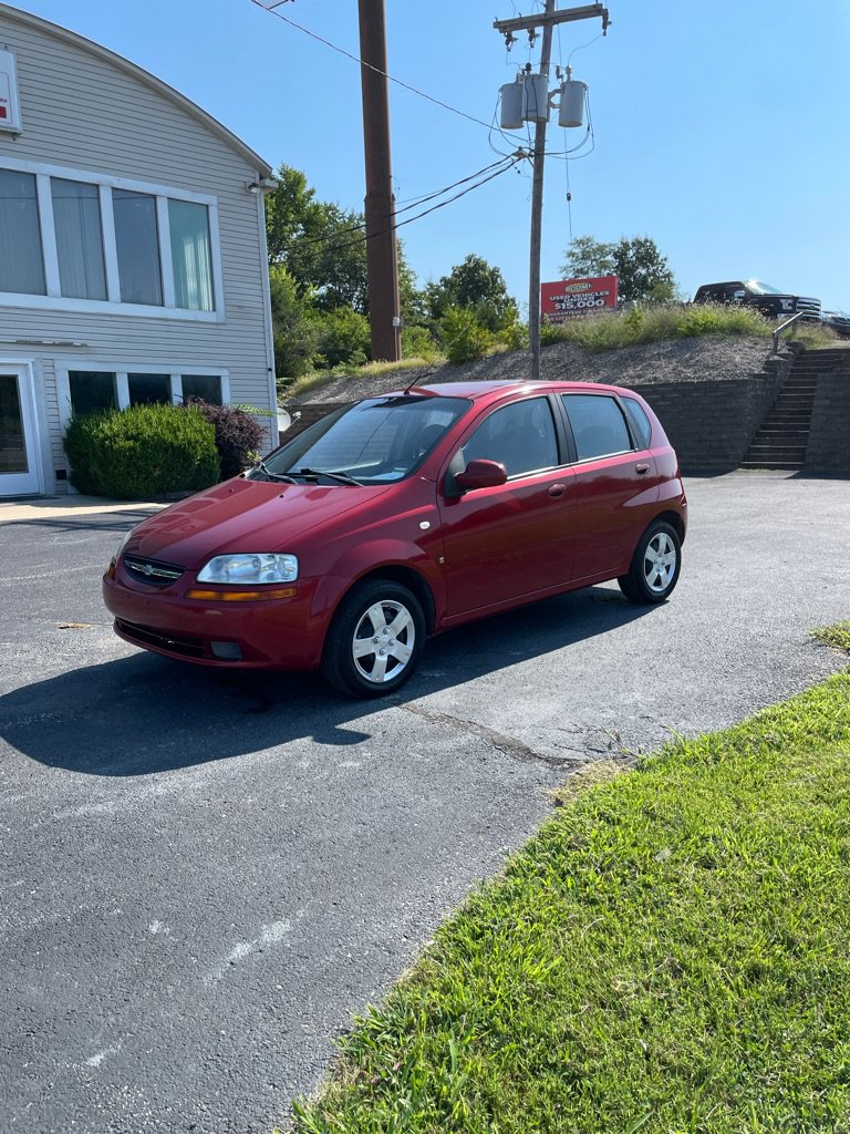 Used 2008 Chevrolet Aveo5 FWD image 1
