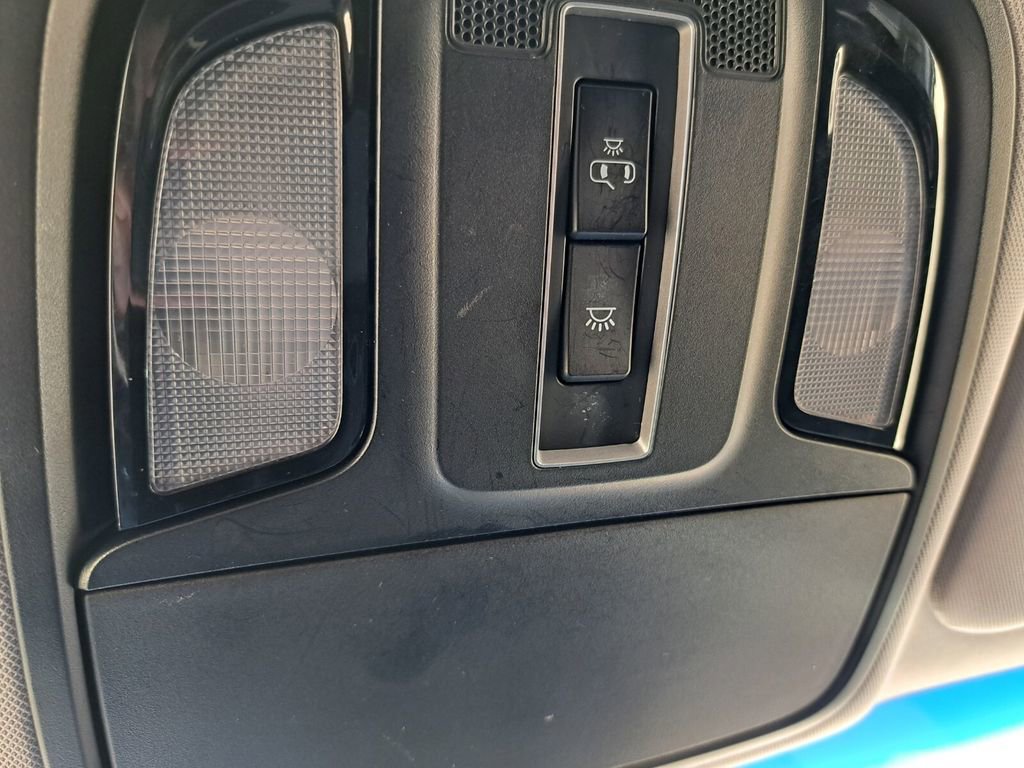 Used 2019 Kia Sorento L image 16