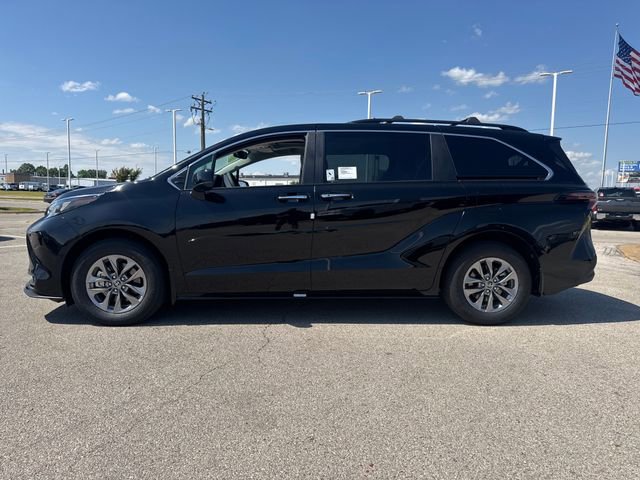 New 2026 Toyota Sienna XLE image 3