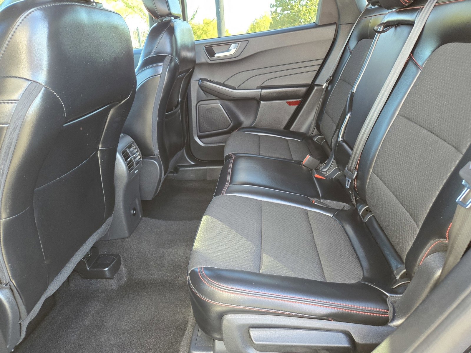 Used 2024 Ford Escape ST-Line image 13