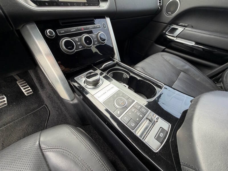 Used 2017 Land Rover Range Rover Supercharged AWD/4WD image 17