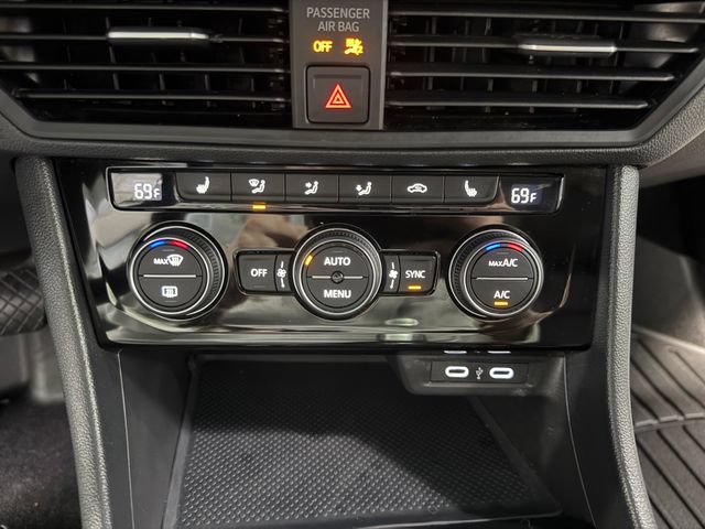 Used 2024 Volkswagen Jetta SE FWD image 21