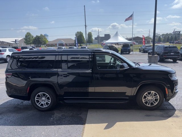 Used 2024 Jeep Wagoneer L 4WD image 8