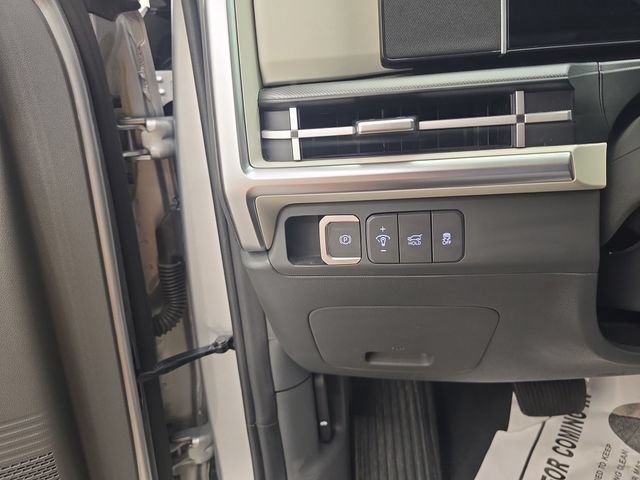 Used 2025 Hyundai Santa Fe SEL FWD image 34
