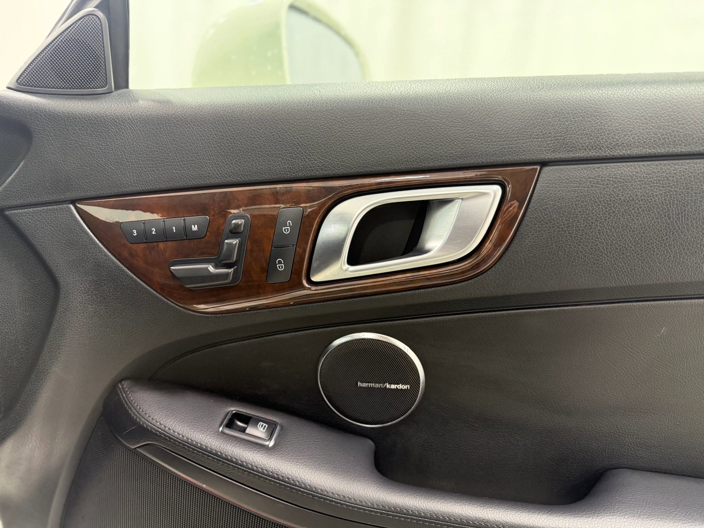 Used 2013 Mercedes-Benz SLK 350 image 27
