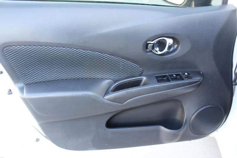 Used 2016 Nissan Versa Note SV FWD image 10
