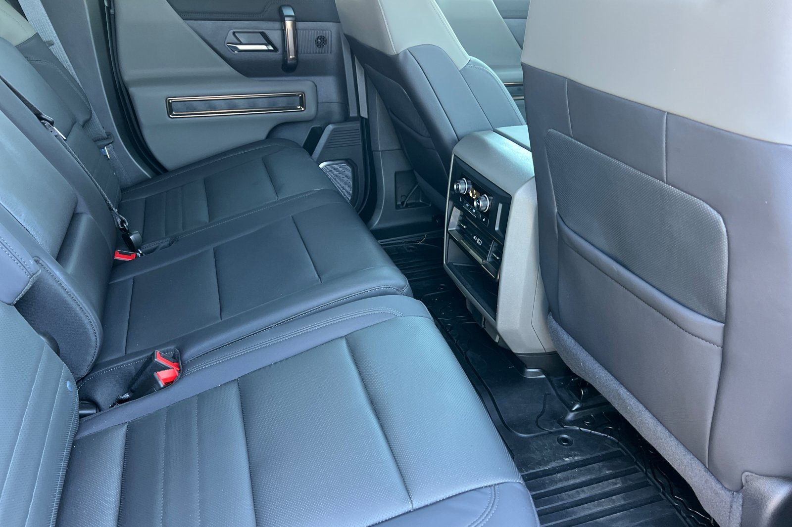 Used 2025 GMC Hummer EV 2X w/ Extreme Off-Road Package image 17