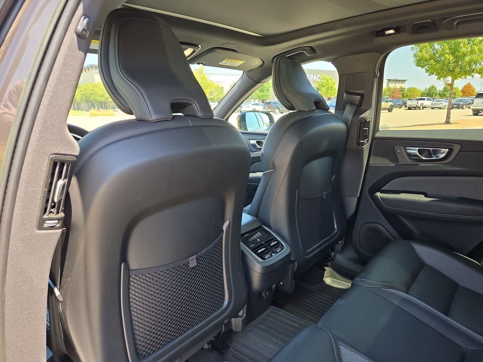 Used 2022 Volvo XC60 B6 R-Design w/ Advanced Package AWD/4WD image 16