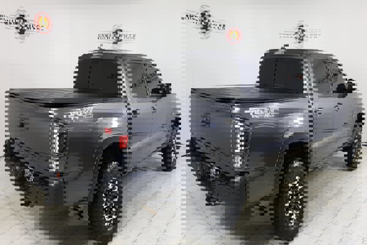 Used 2019 Toyota Tacoma TRD Off-Road image 3