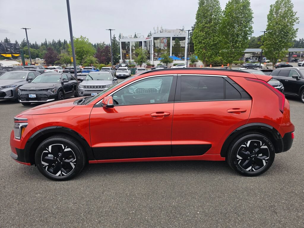 Certified 2023 Kia Niro Wind w/ Wind Preserve Package FWD image 8