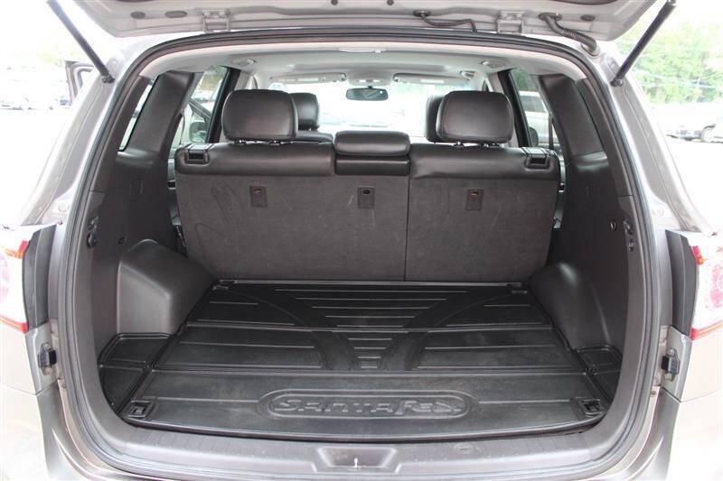 Used 2012 Hyundai Santa Fe Limited w/ Navigation Pkg 4 FWD image 28